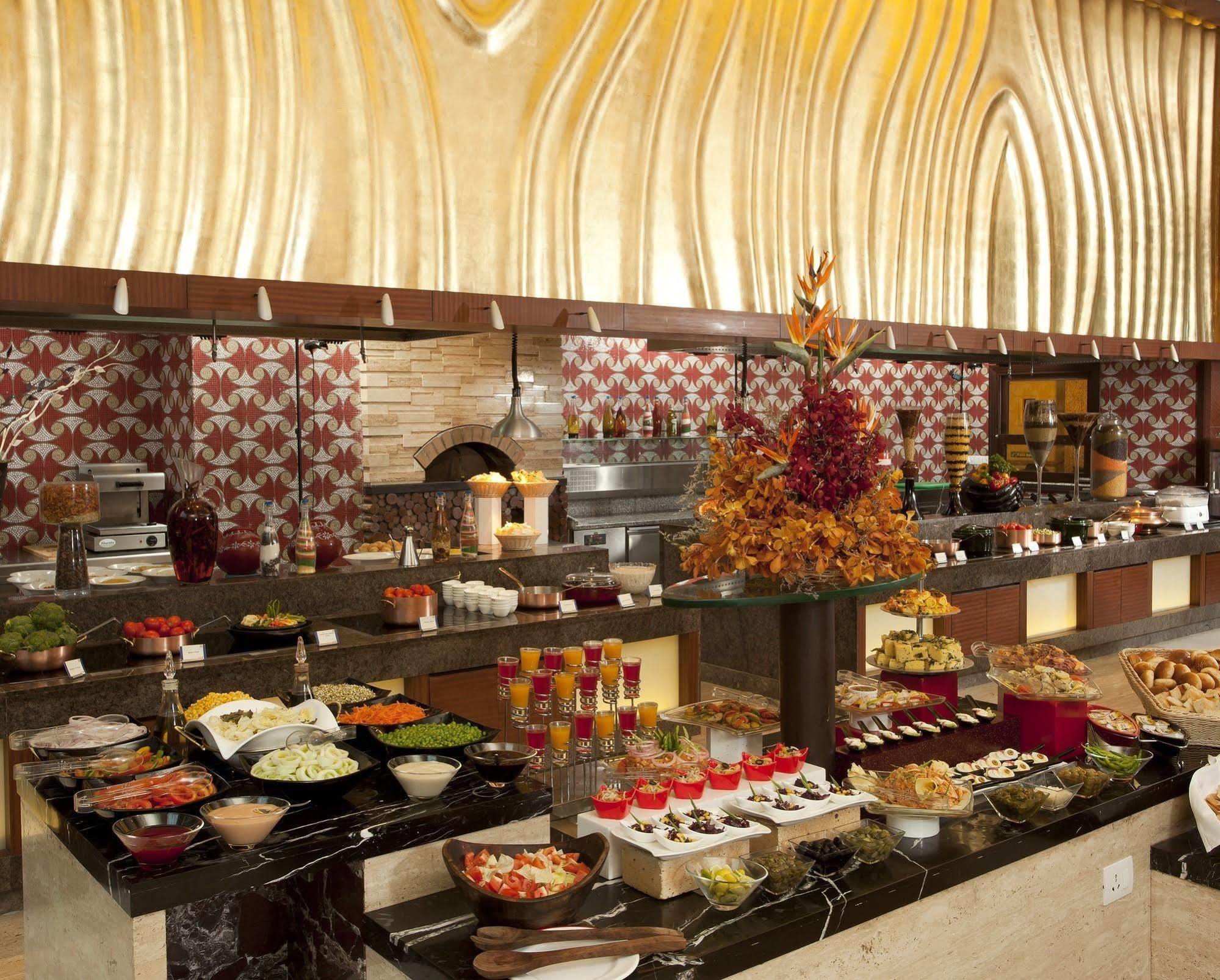 Radisson Blu Hotel, Nagpur Extérieur photo