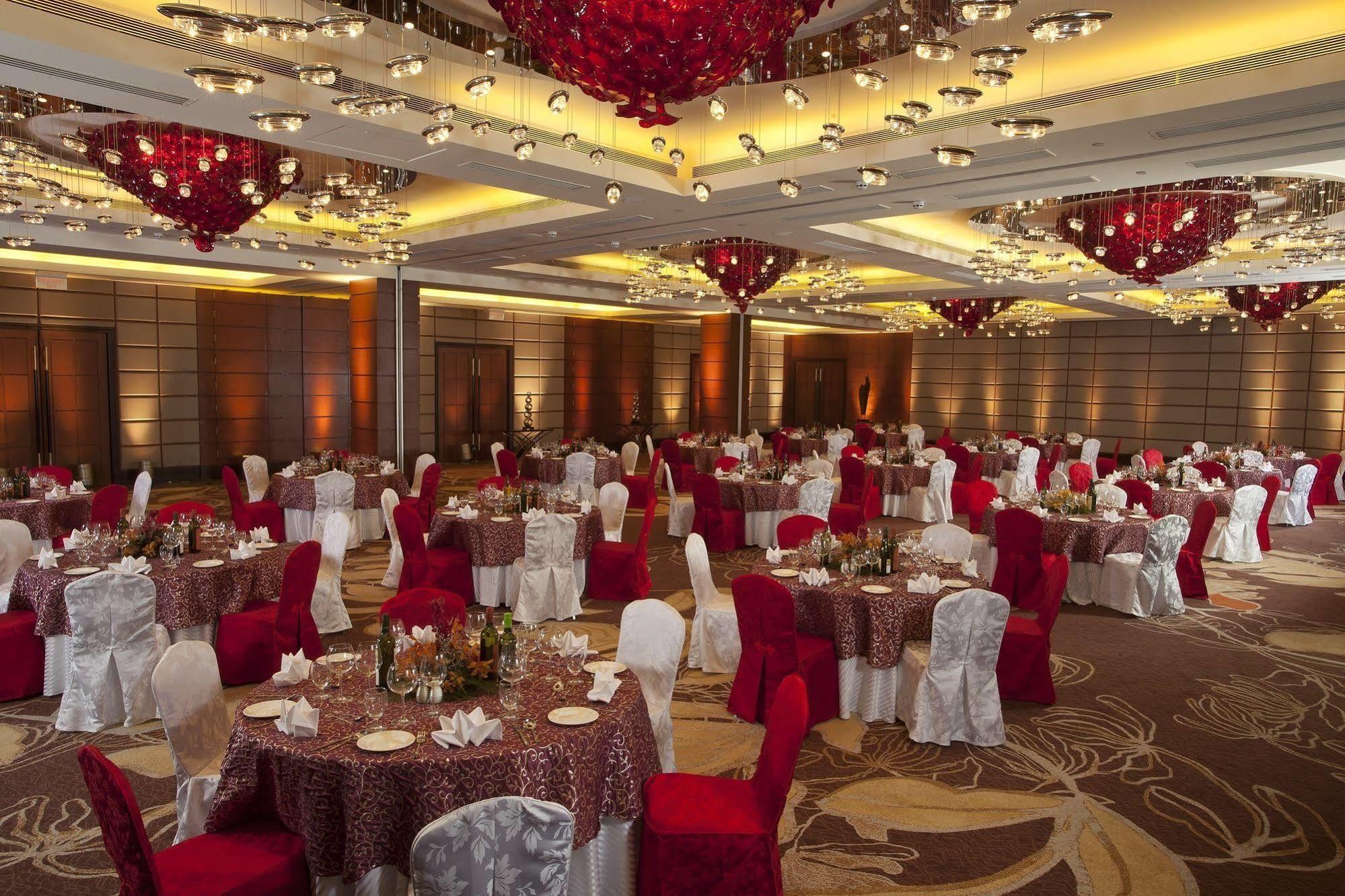 Radisson Blu Hotel, Nagpur Extérieur photo
